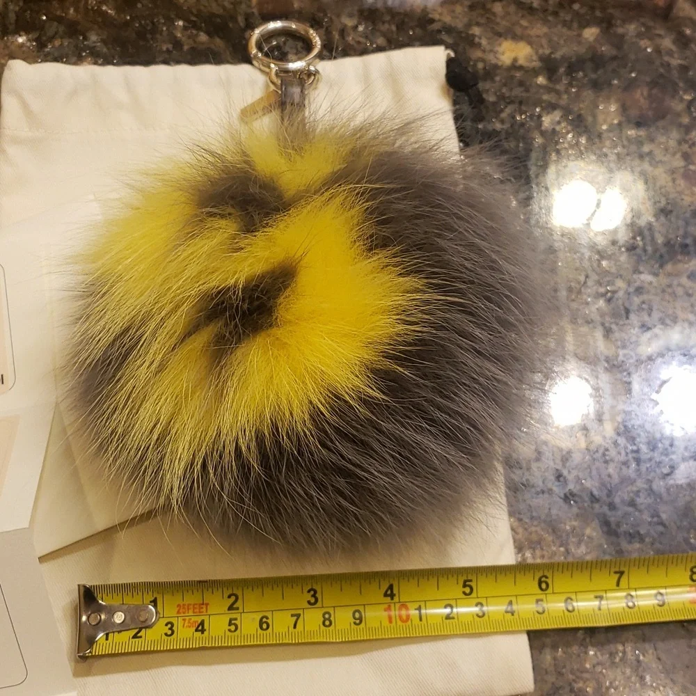 Fendi charm pom pom - Picture 11 of 12